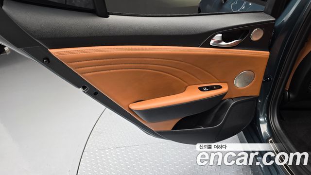 Kia Stinger 2023 — photo 15