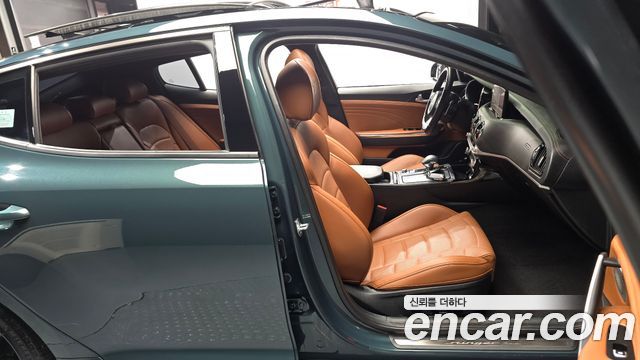 Kia Stinger 2023 — photo 16