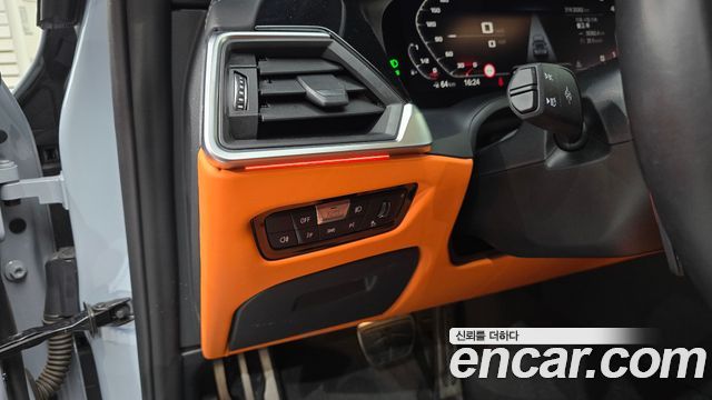 BMW M4 2022 — photo 24