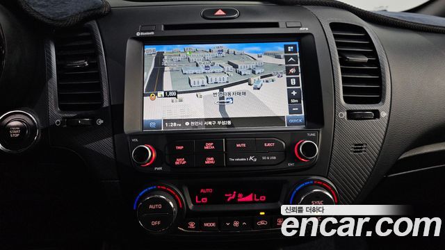 Kia K3 2016 — photo 16