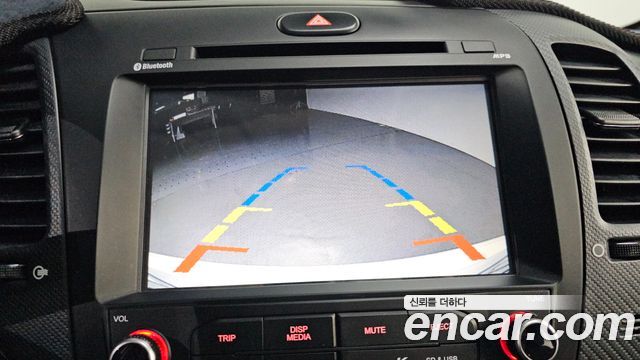 Kia K3 2016 — photo 17