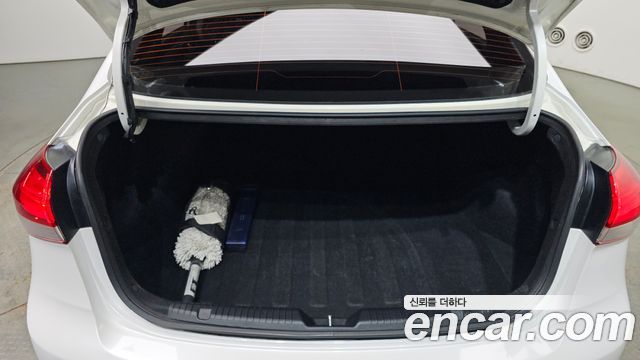 Kia K3 2016 — photo 20