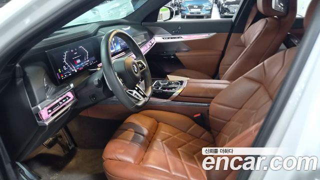 BMW 7-Series 2023 — photo 8