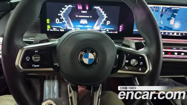 BMW 7-Series 2023 — photo 10