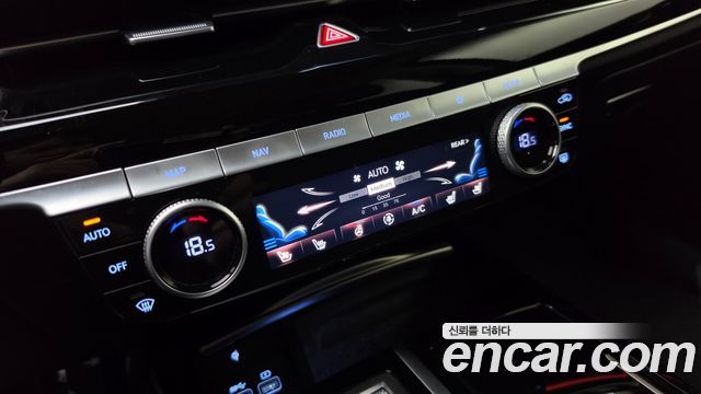 Genesis G80 2022 — photo 30