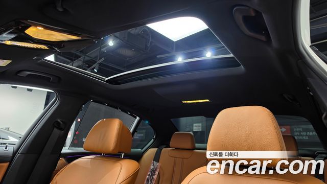 BMW 5-Series 2022 — photo 23