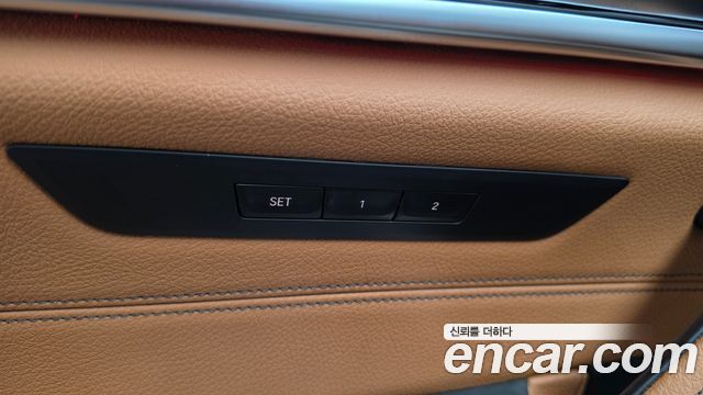 BMW 5-Series 2022 — photo 24