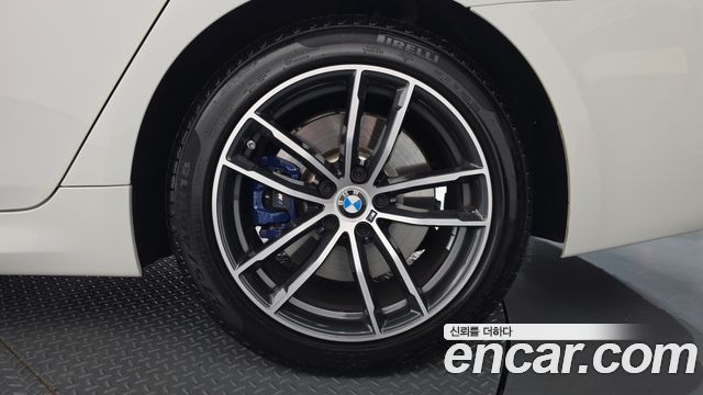 BMW 5-Series 2022 — photo 7