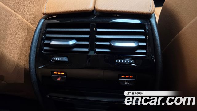 BMW 5-Series 2022 — photo 31