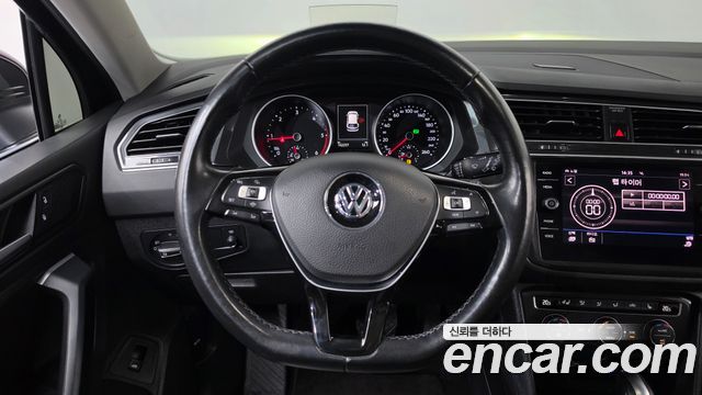 Volkswagen Tiguan 2020 — photo 13