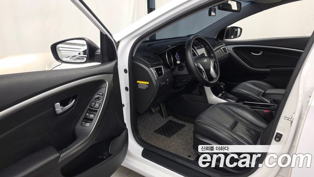 Hyundai i30 2012 — photo 13