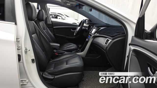 Hyundai i30 2012 — photo 17