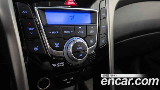 Hyundai i30 2012 — photo 25