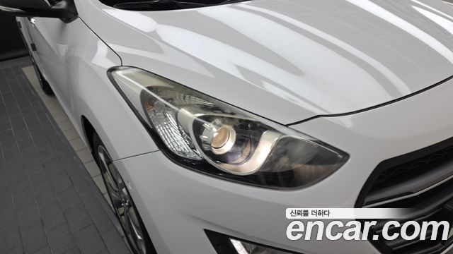 Hyundai i30 2012 — photo 8