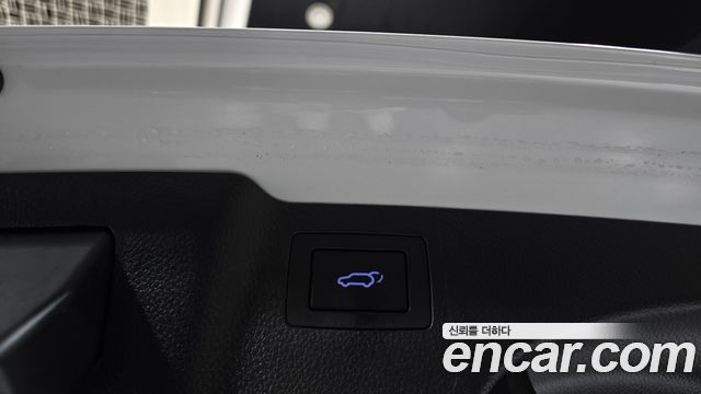 Hyundai Santafe 2018 — photo 16