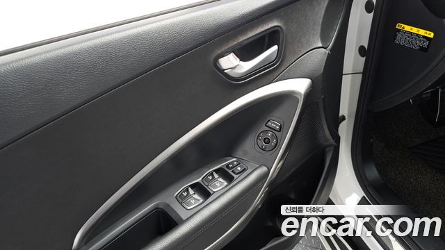 Hyundai Santafe 2018 — photo 18