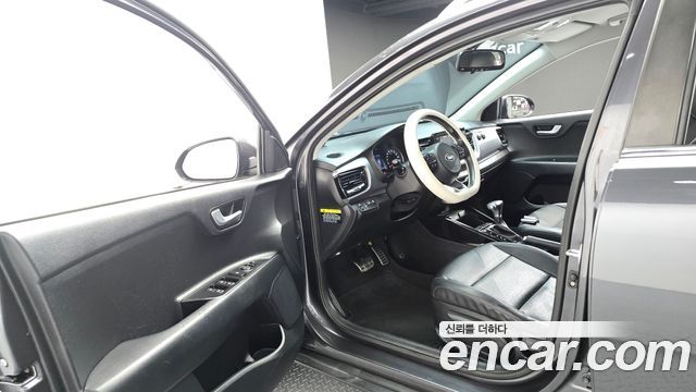 Kia Stonic 2018 — photo 8