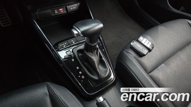 Kia Stonic 2018 — photo 10