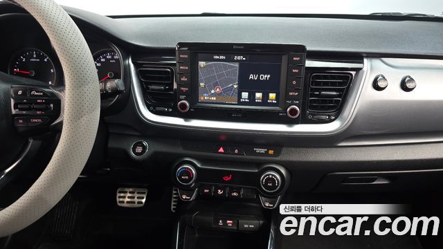 Kia Stonic 2018 — photo 11