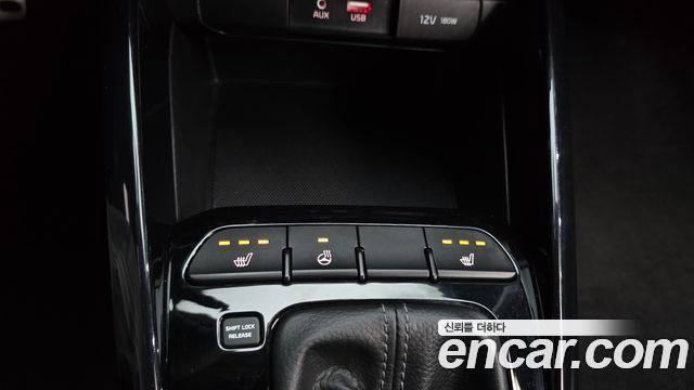 Kia Stonic 2018 — photo 19