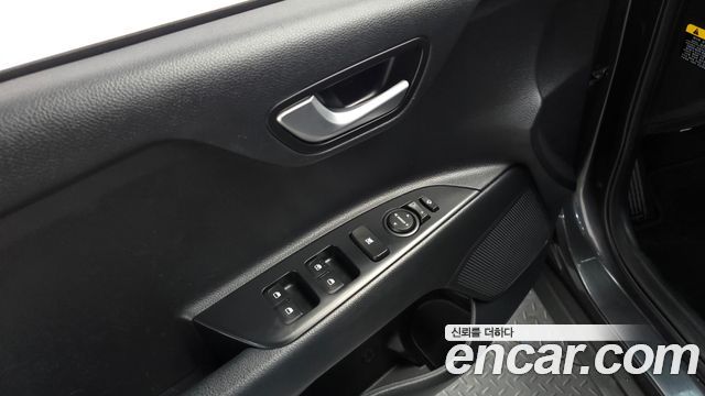 Kia Stonic 2018 — photo 20