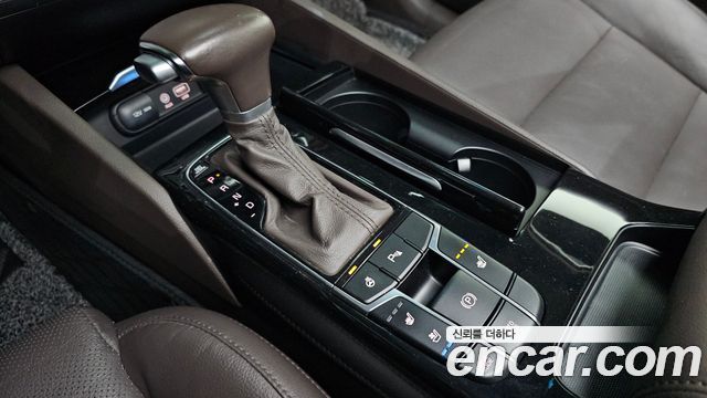 Kia K7 2017 — photo 9