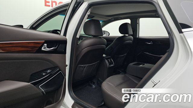 Kia K7 2017 — photo 11