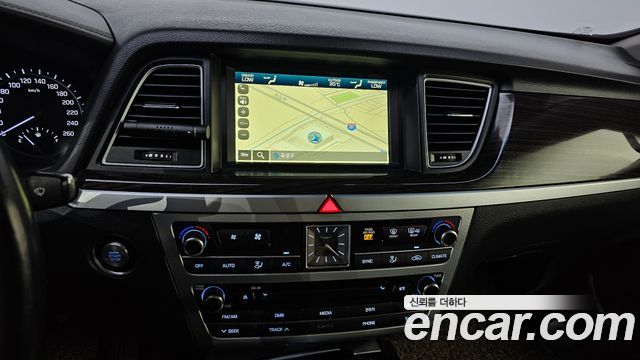 Genesis G80 2017 — photo 15
