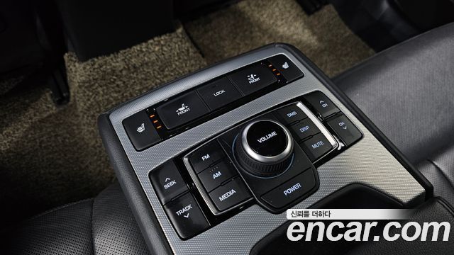 Genesis G80 2017 — photo 19
