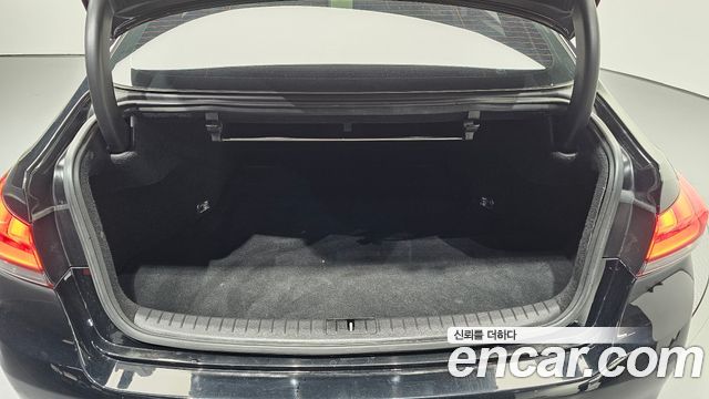 Genesis G80 2017 — photo 20