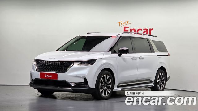 Kia Canival 2023 — photo 1