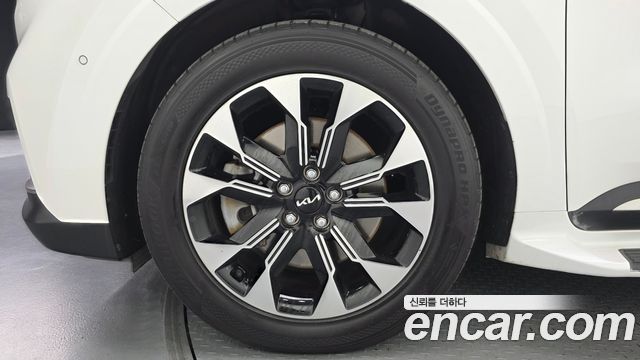 Kia Canival 2023 — photo 5