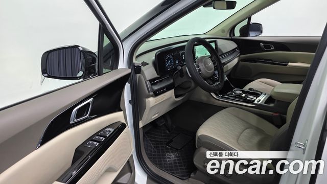 Kia Canival 2023 — photo 17