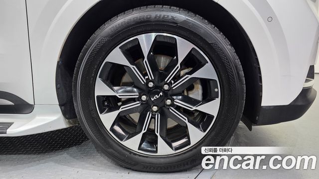 Kia Canival 2023 — photo 7
