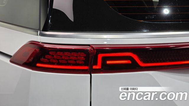 Kia Canival 2023 — photo 9