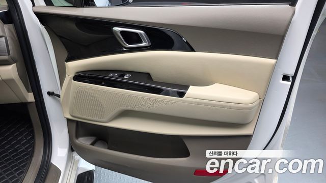 Kia Canival 2023 — photo 14