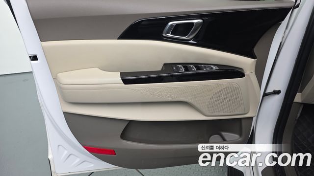 Kia Canival 2023 — photo 15