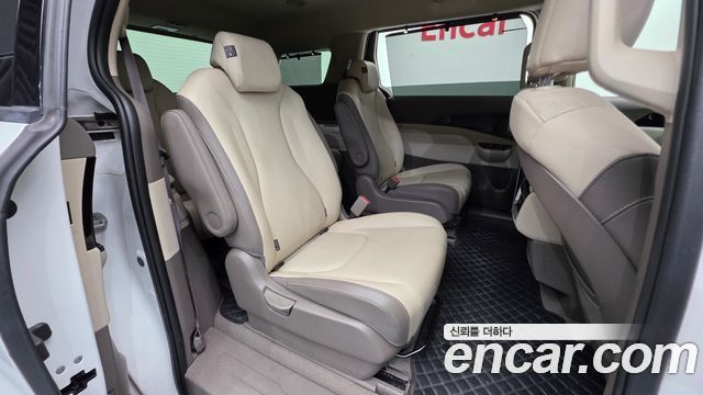 Kia Canival 2023 — photo 30
