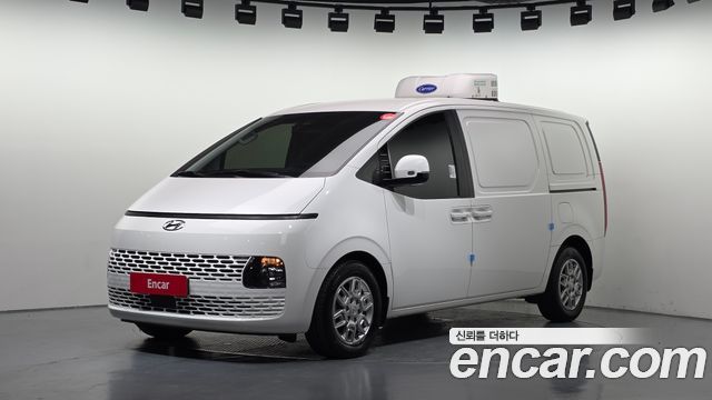 Hyundai Staria 2024 — photo 1