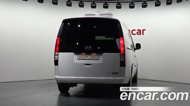 Hyundai Staria 2024 — photo 4