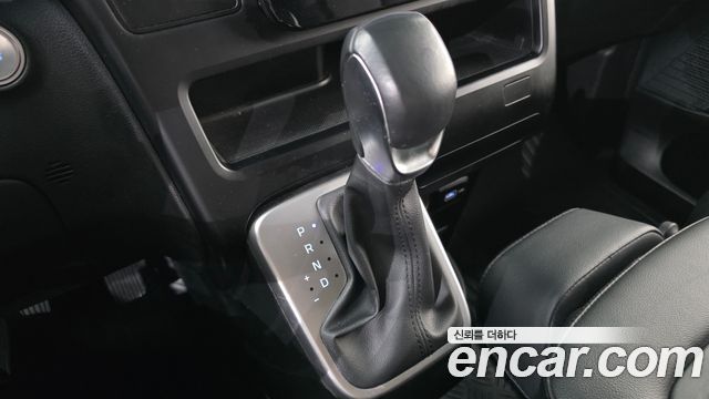 Hyundai Staria 2024 — photo 12
