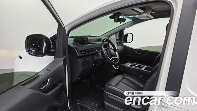 Hyundai Staria 2024 — photo 13
