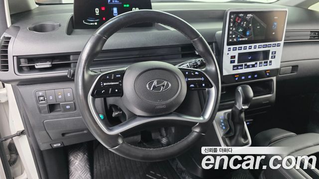 Hyundai Staria 2024 — photo 18