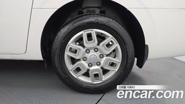 Hyundai Staria 2024 — photo 7