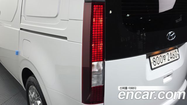 Hyundai Staria 2024 — photo 9
