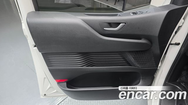 Hyundai Staria 2024 — photo 14