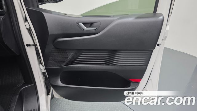 Hyundai Staria 2024 — photo 15