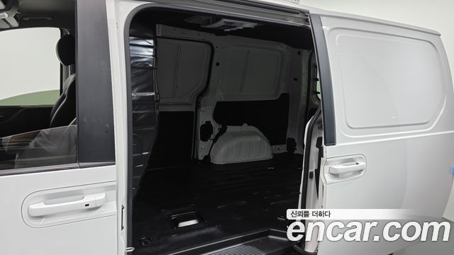 Hyundai Staria 2024 — photo 16