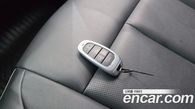 Hyundai Staria 2024 — photo 32