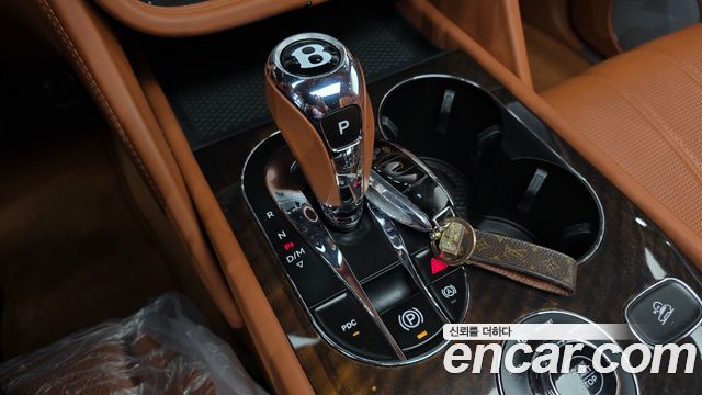 Bentley Bentayga 2018 — photo 9